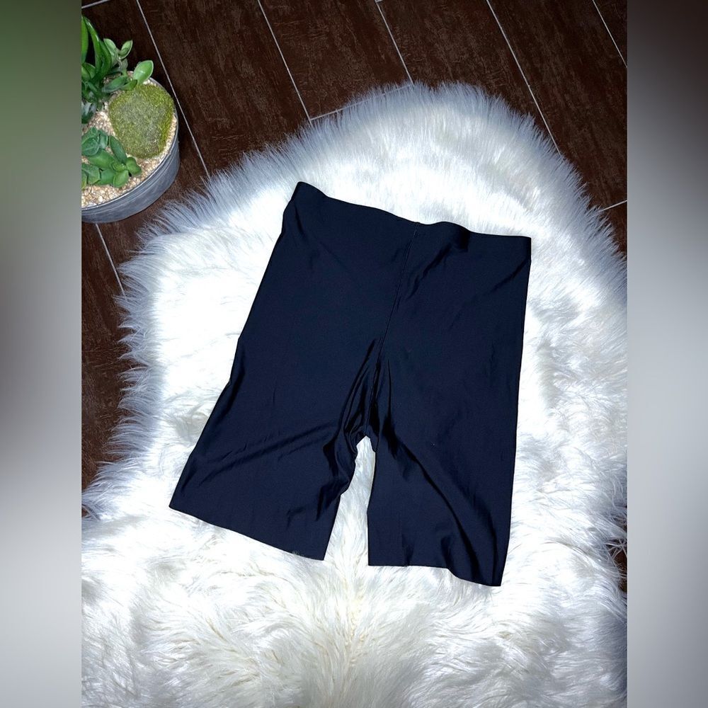Spanx instincts mid thigh black shorts sz large - Picture 4 of 4